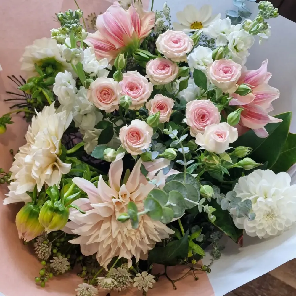 Livraison de bouquets près de Saint-Étienne-de-Montluc